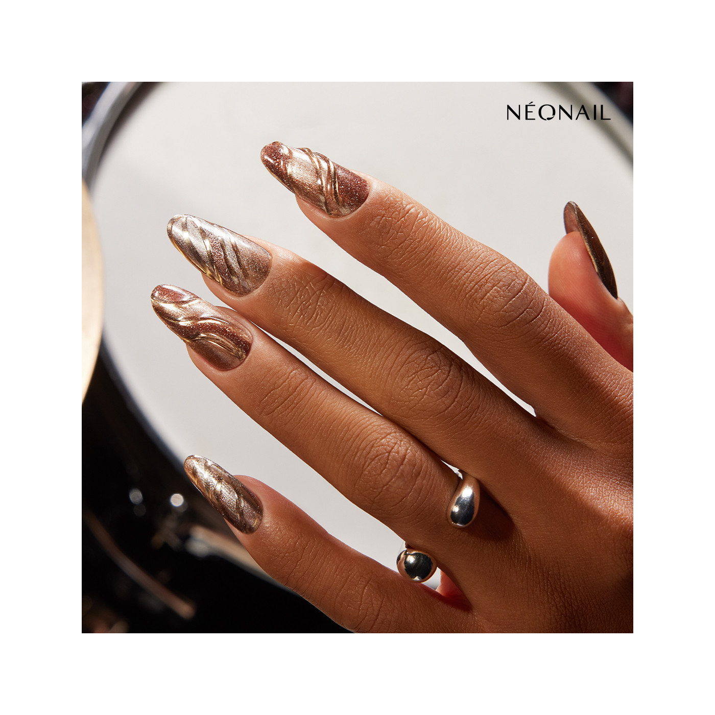 UV Nagellack 7,2 ml - Snowlit Gold UV Nagellack 7,2 ml - Snowlit Gold