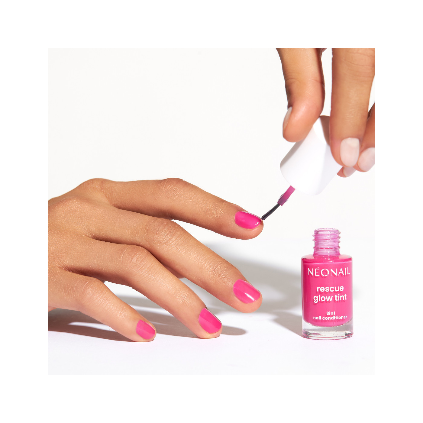 Rescue Glow Tint 3in1 Nail Conditioner Magenta Pink