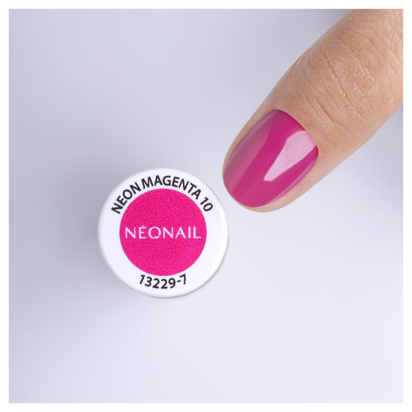 Neon Magenta 10 Classic Nail Polish 7,2 ml Neon Magenta 10 Classic Nail Polish 7,2 ml